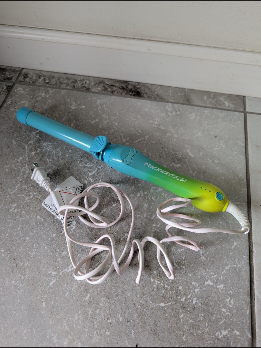 The Beachwaver Co. Curling Wand in Teal to Lime Gradient with Pink Cord
